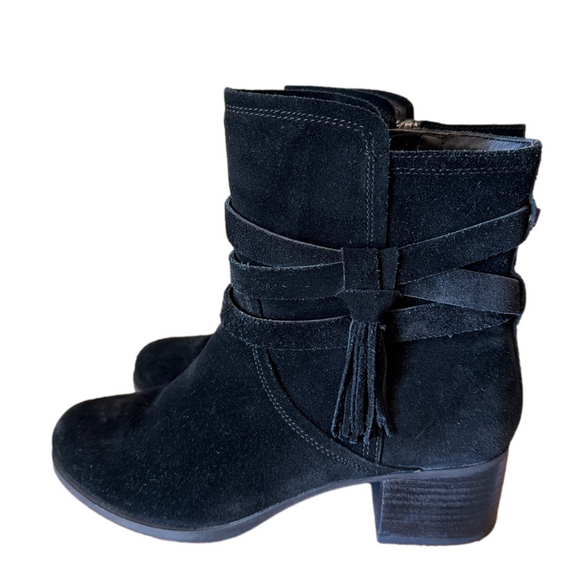 KOOLABURA By Ugg Kenz Black Suede Side Zip Tassel Booties Size 8.5 - Picture 2 of 9